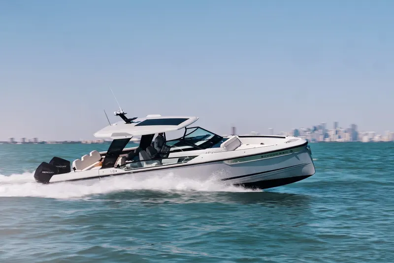 32ft Sport Boat — photograph 30 of 50