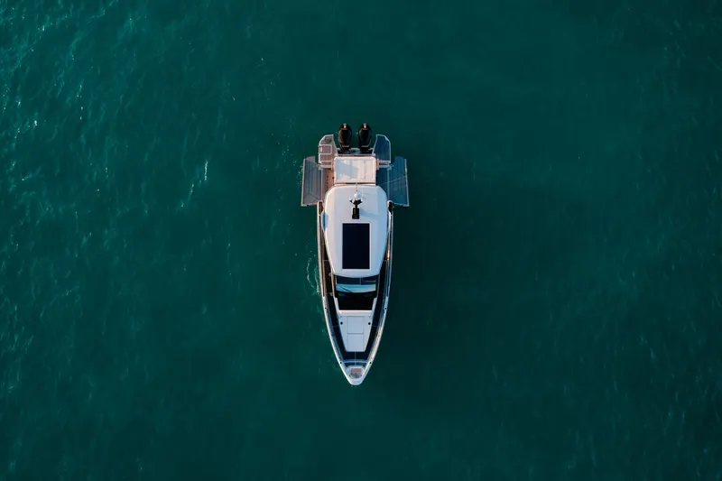 32ft Sport Boat, a 32-foot Finnish shipyard, on charter in Miami