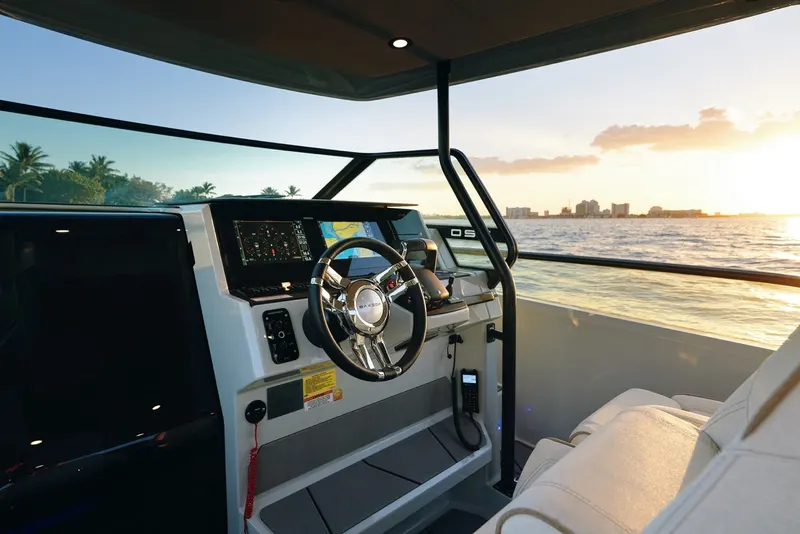 32ft Sport Boat — photograph 13 of 50