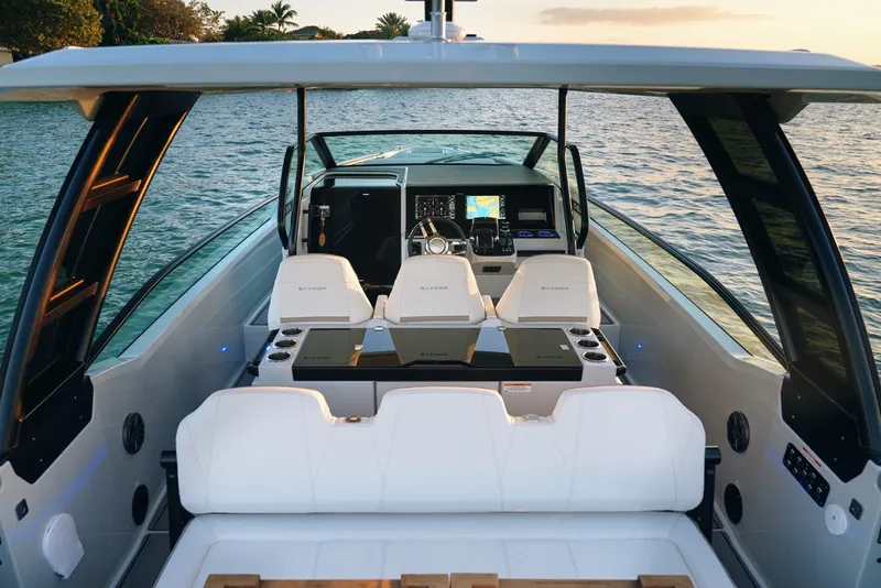32ft Sport Boat — photograph 29 of 50