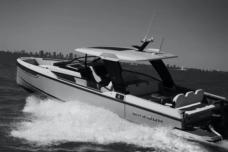 32ft Sport Boat — photograph 48 of 50