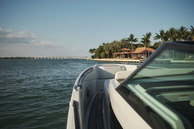 32ft Sport Boat — photograph 49 of 50