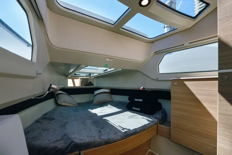 32ft Sport Boat — photograph 40 of 50