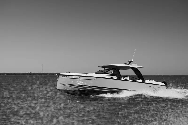 32ft Sport Boat — photograph 16 of 50