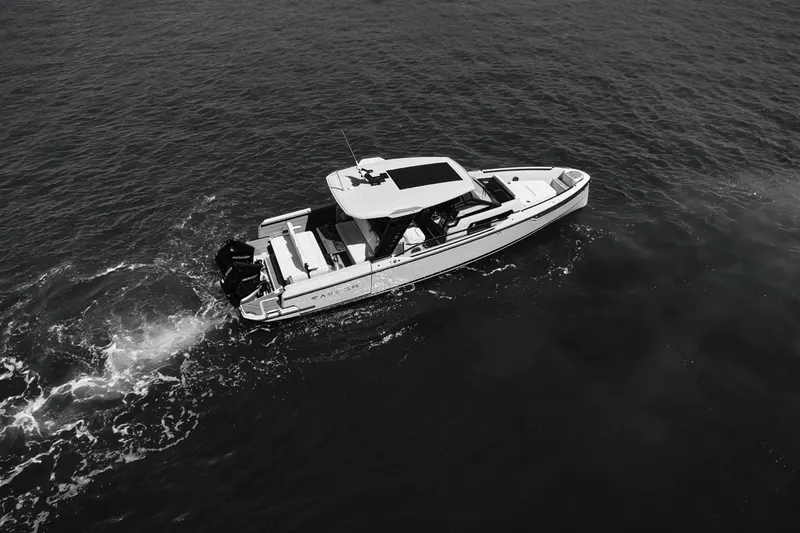 32ft Sport Boat — photograph 24 of 50