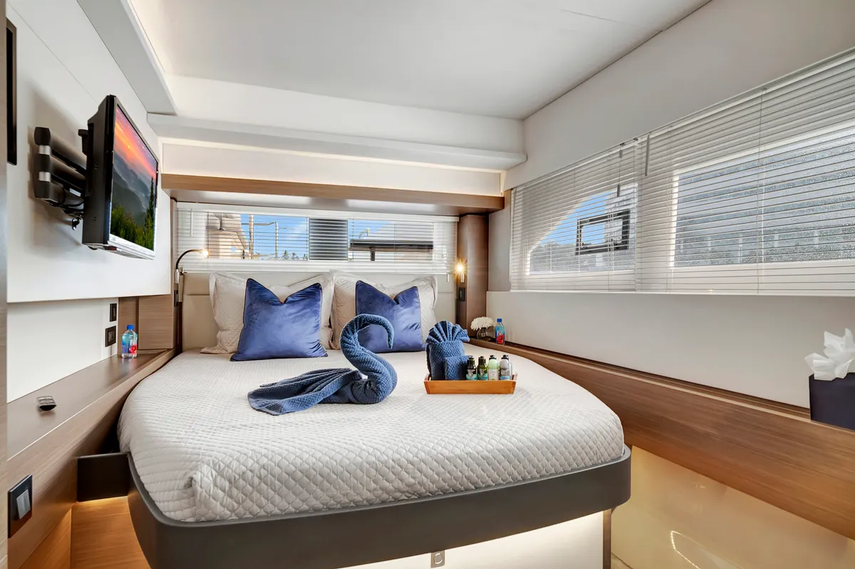 60ft Power Catamaran — photograph 67 of 107