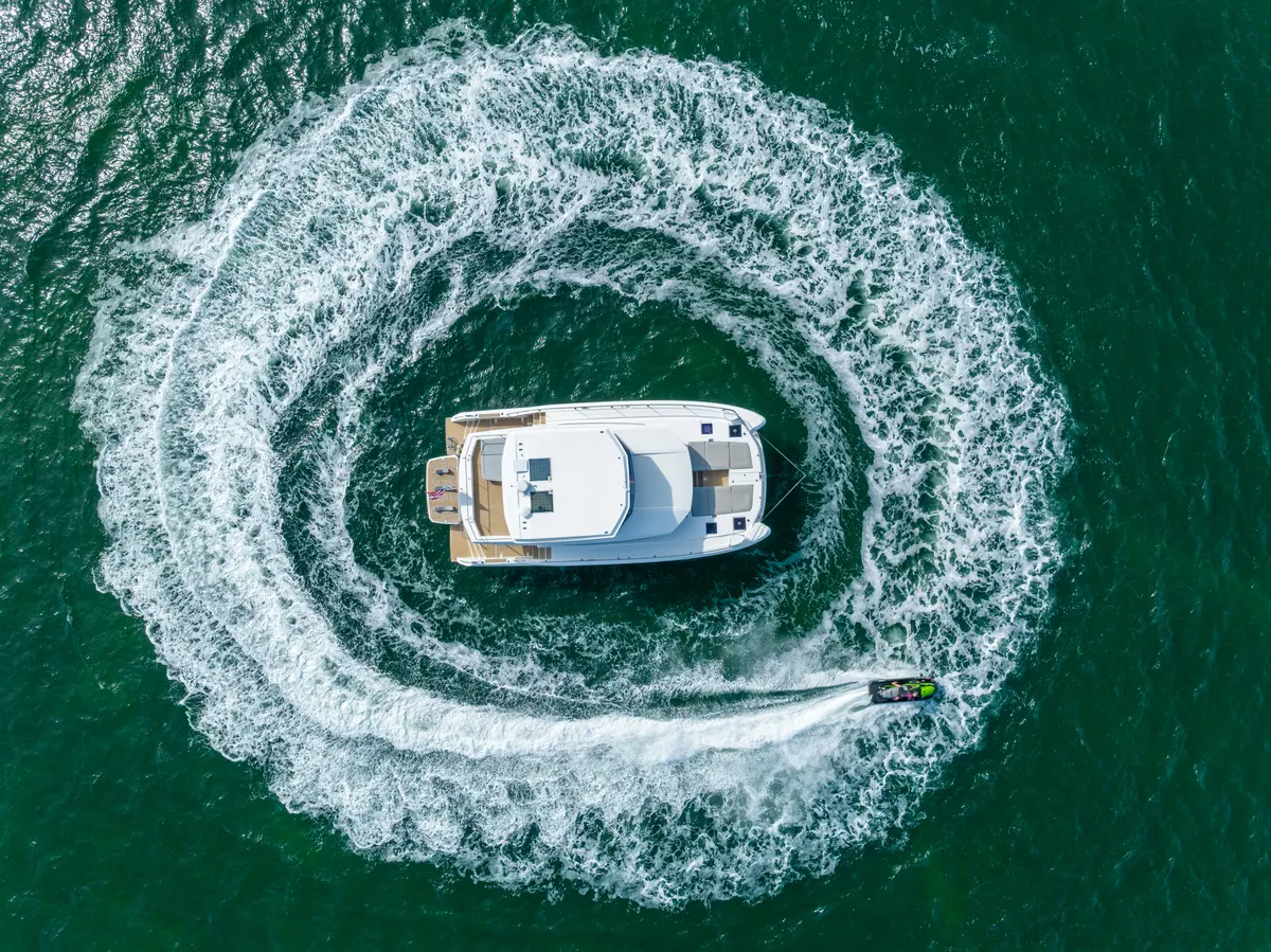 60ft Power Catamaran — photograph 75 of 107
