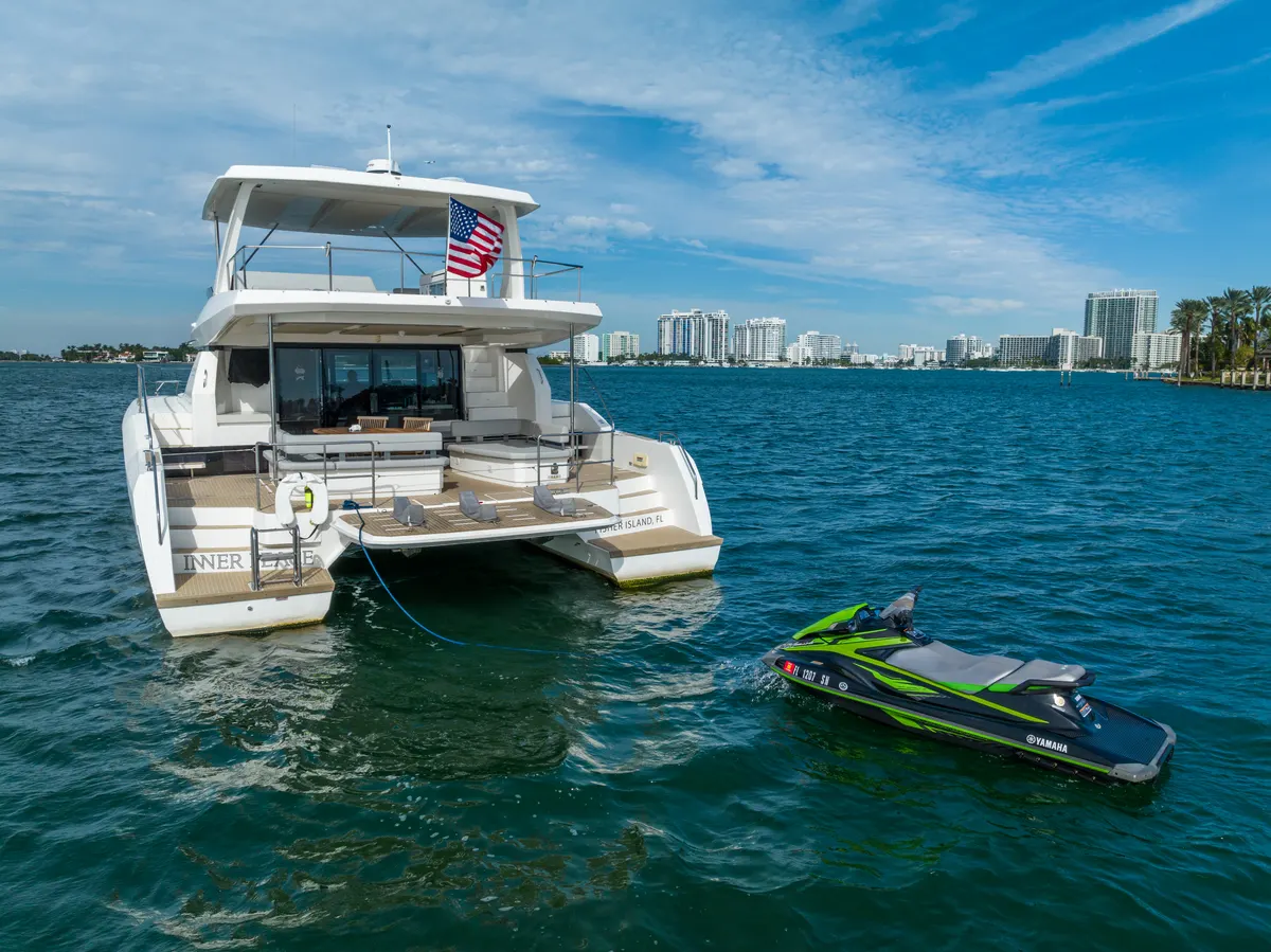 60ft Power Catamaran — photograph 73 of 107
