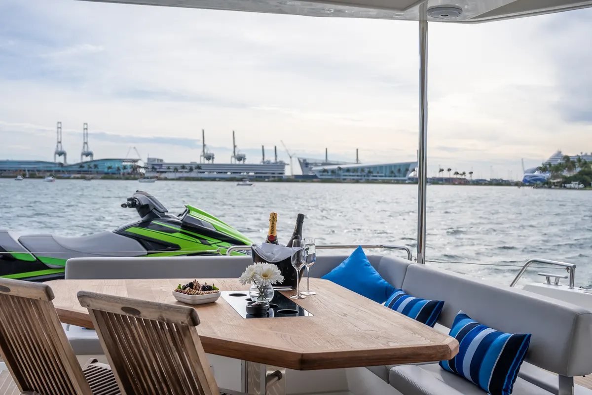 60ft Power Catamaran — photograph 79 of 107