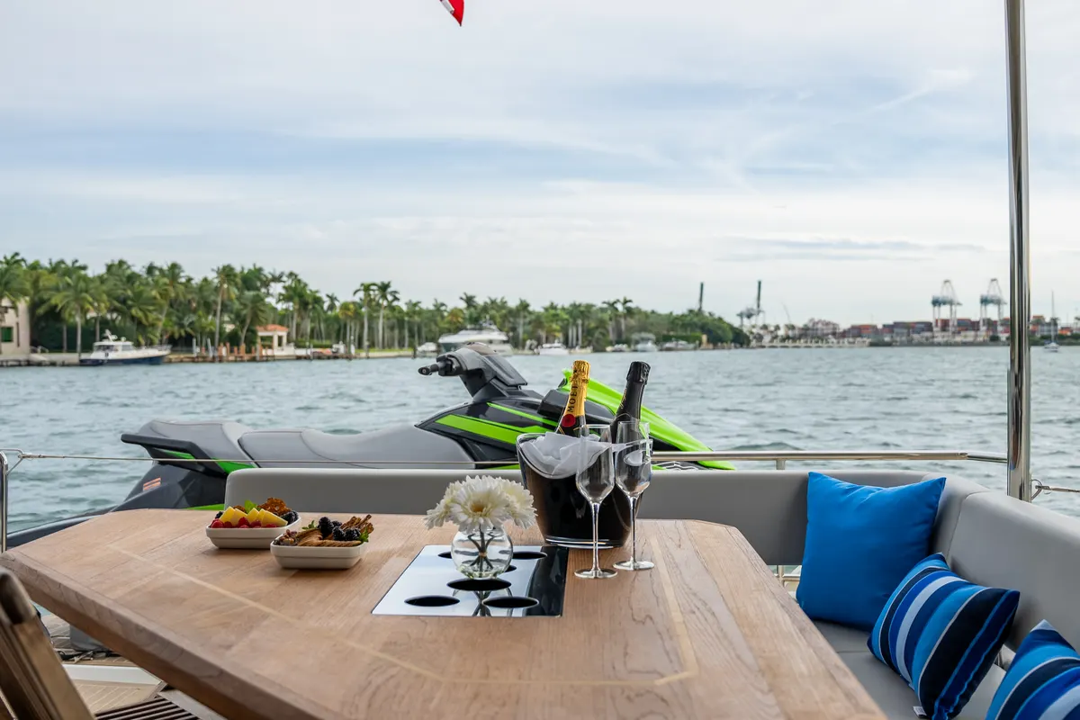 60ft Power Catamaran — photograph 72 of 107