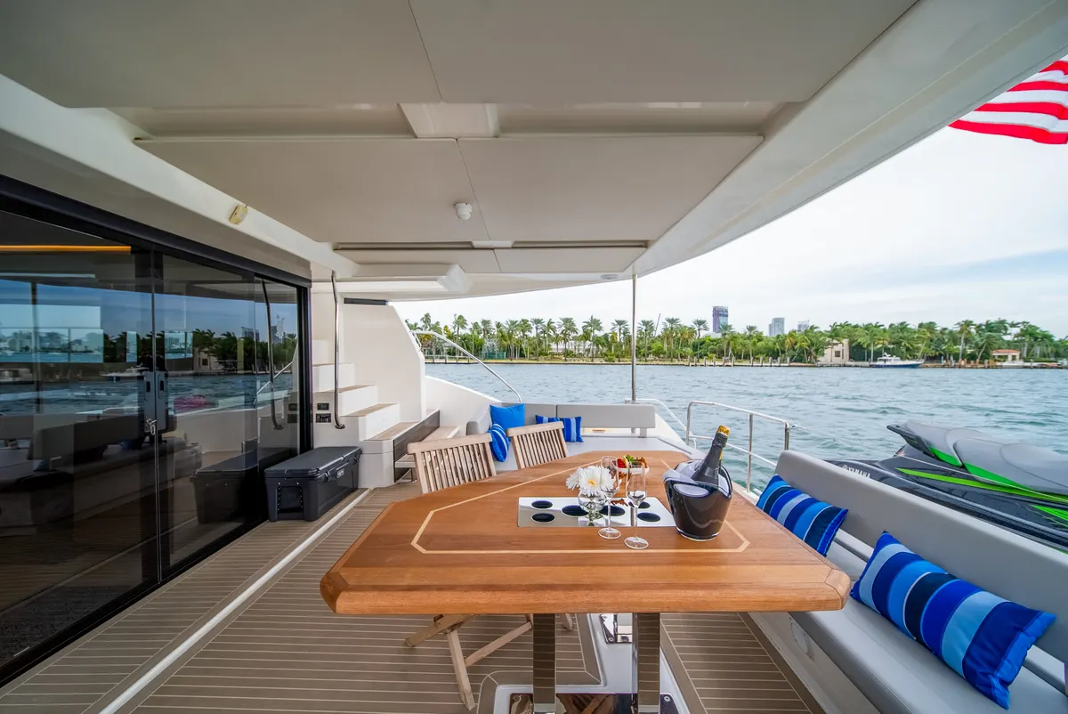 60ft Power Catamaran — photograph 81 of 107