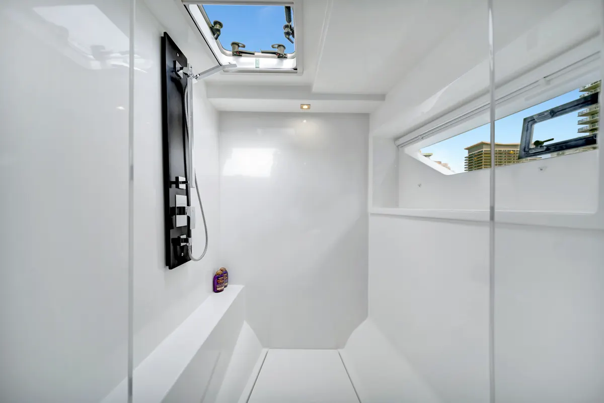 60ft Power Catamaran — photograph 86 of 107