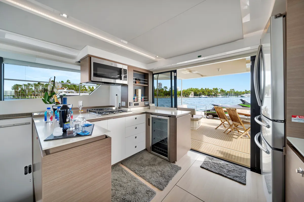 60ft Power Catamaran — photograph 95 of 107