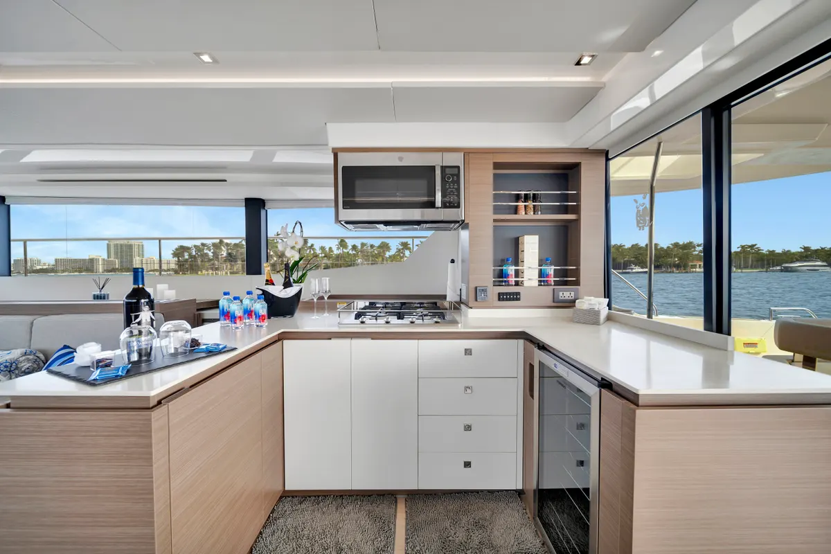 60ft Power Catamaran — photograph 99 of 107