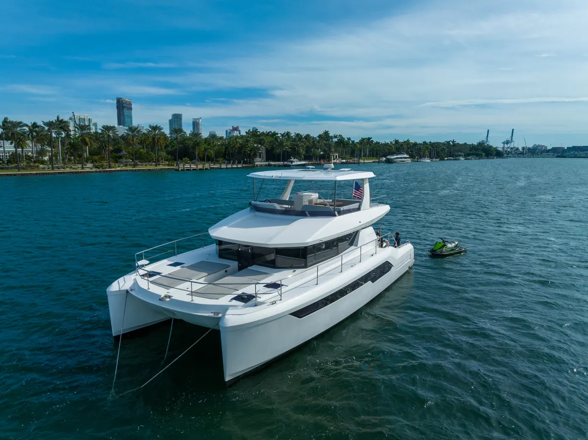 60ft Power Catamaran — photograph 7 of 107