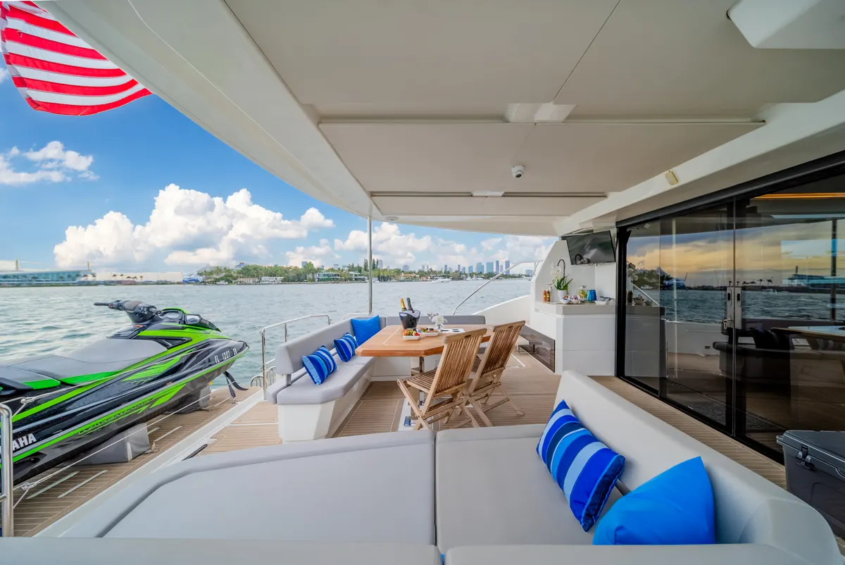 60ft Power Catamaran — photograph 52 of 107