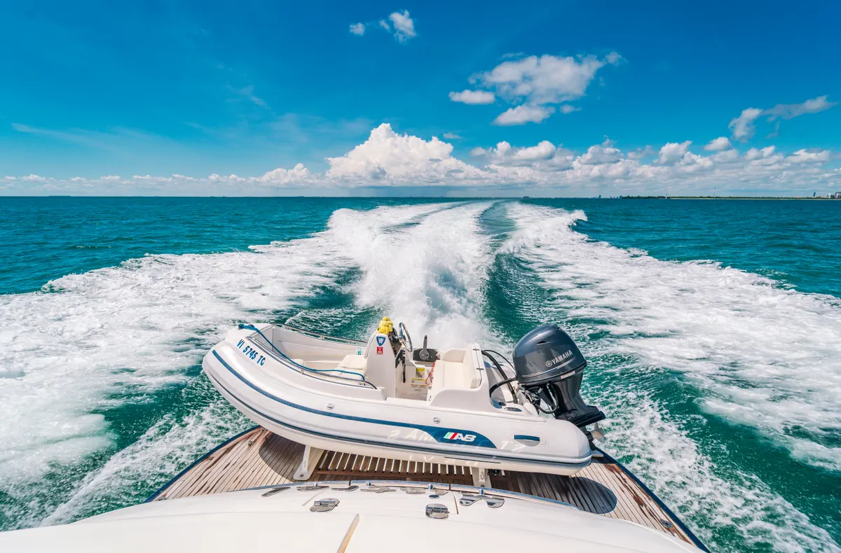 90ft Motor Yacht — photograph 3 of 44