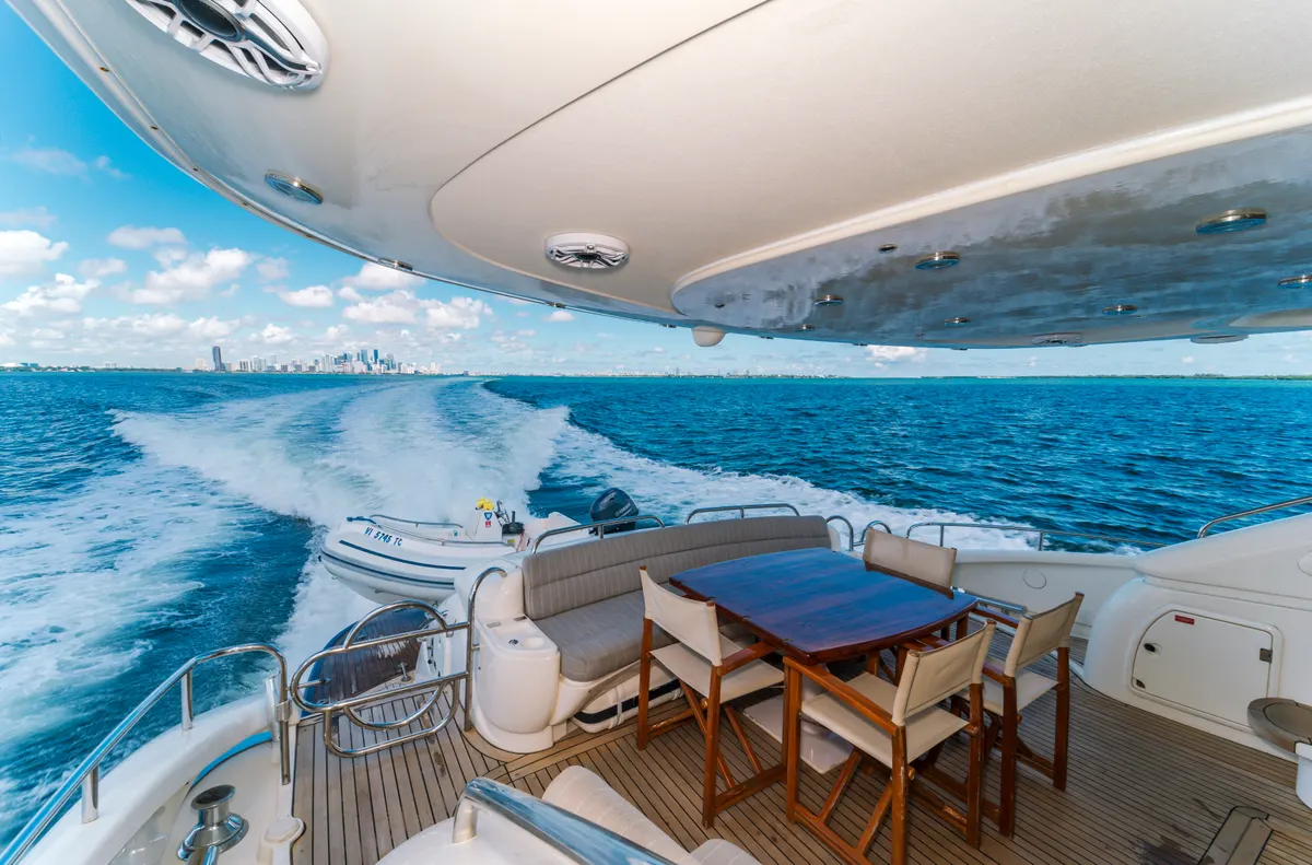 90ft Motor Yacht — photograph 26 of 44