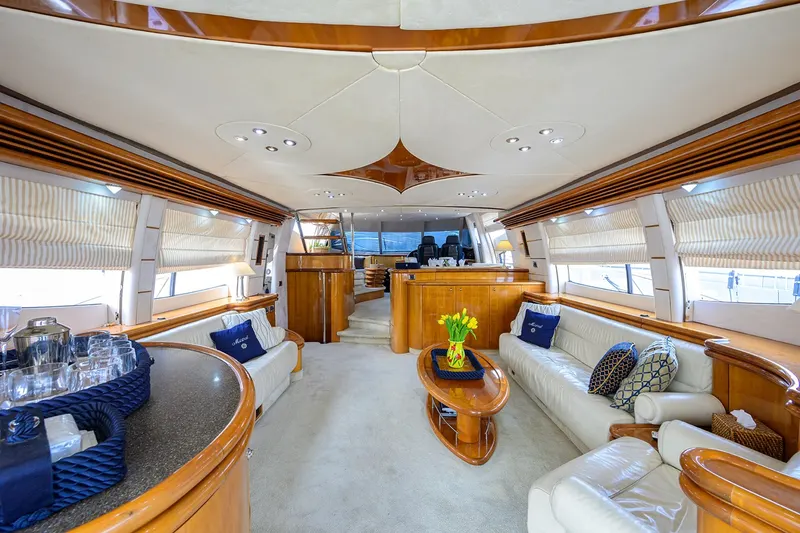 90ft Motor Yacht — photograph 18 of 44