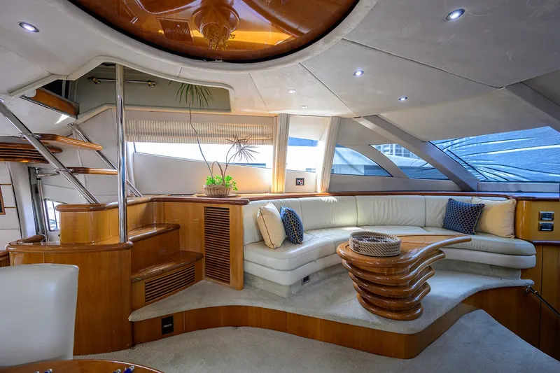 90ft Motor Yacht — photograph 19 of 44
