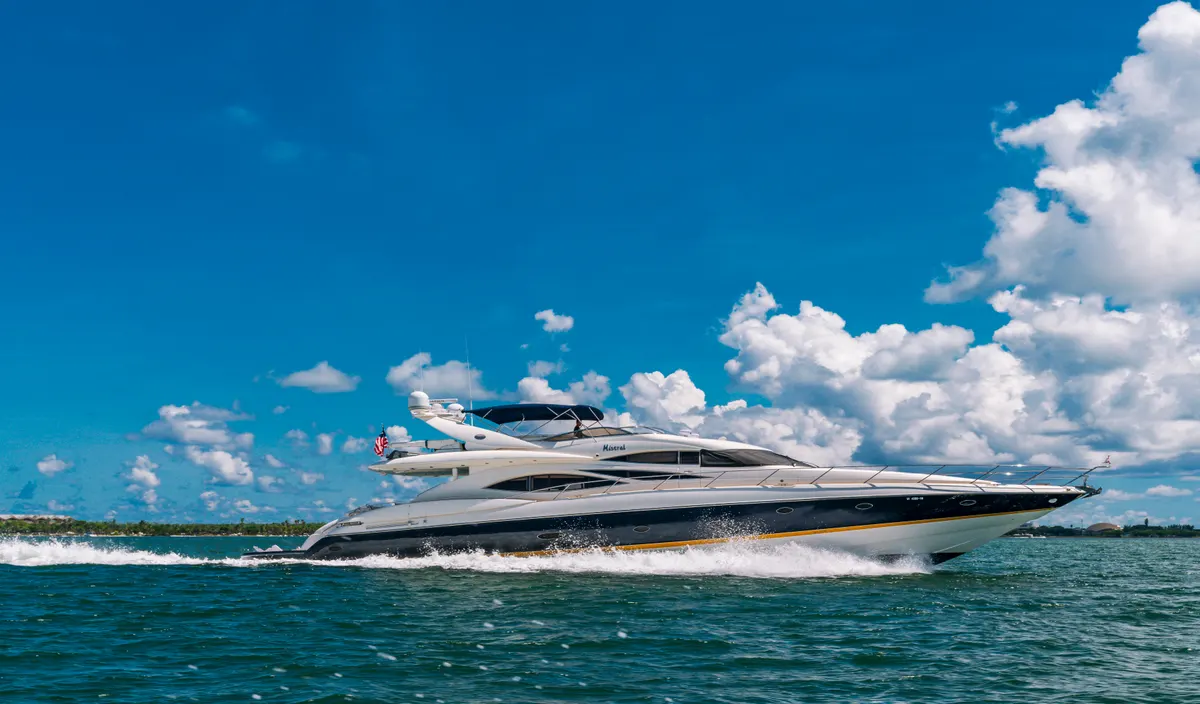 90ft Motor Yacht — photograph 13 of 44