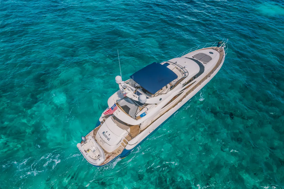90ft Motor Yacht — photograph 38 of 44